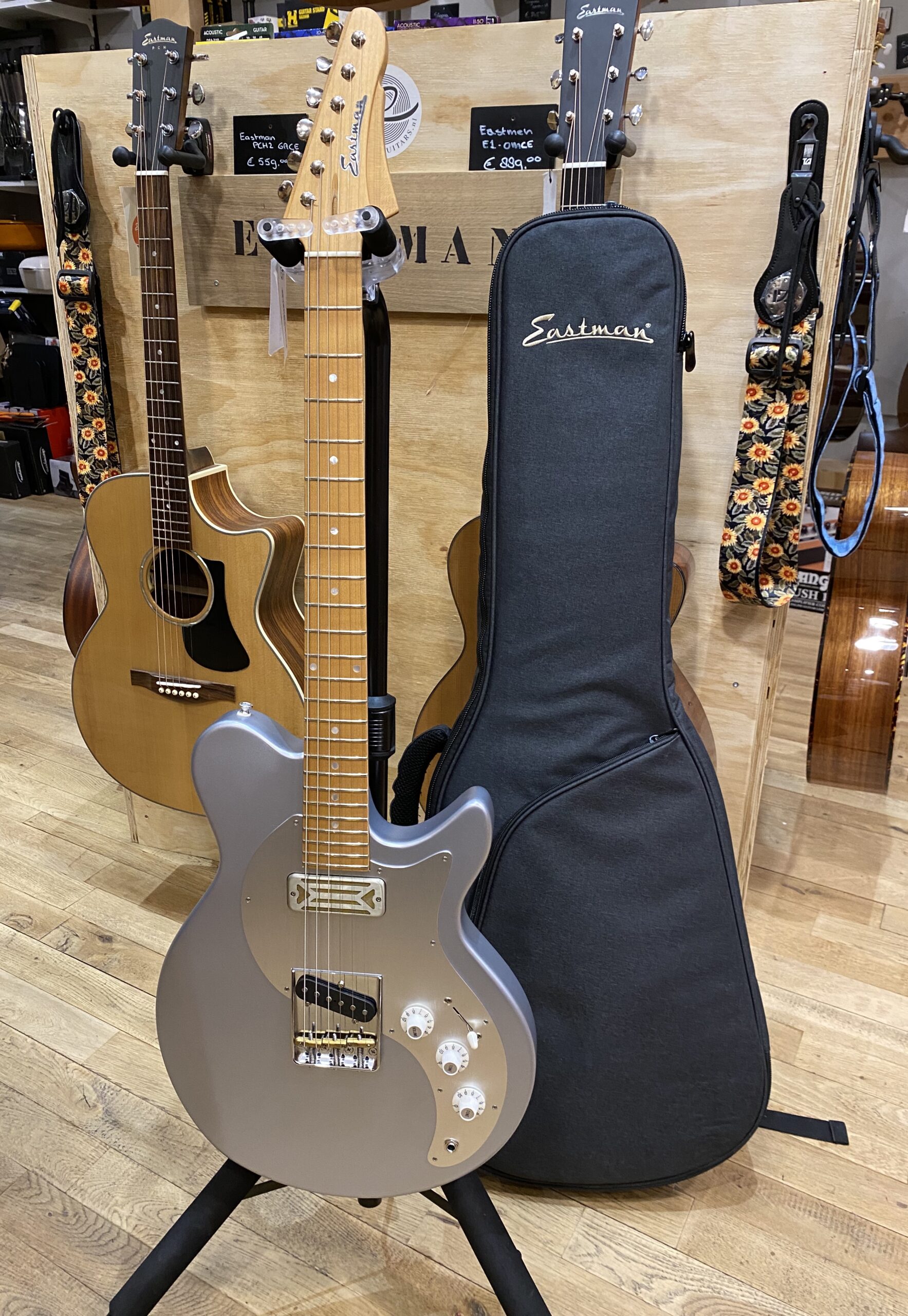 Eastman Fullertone SC'52 Ice Blue Metallic