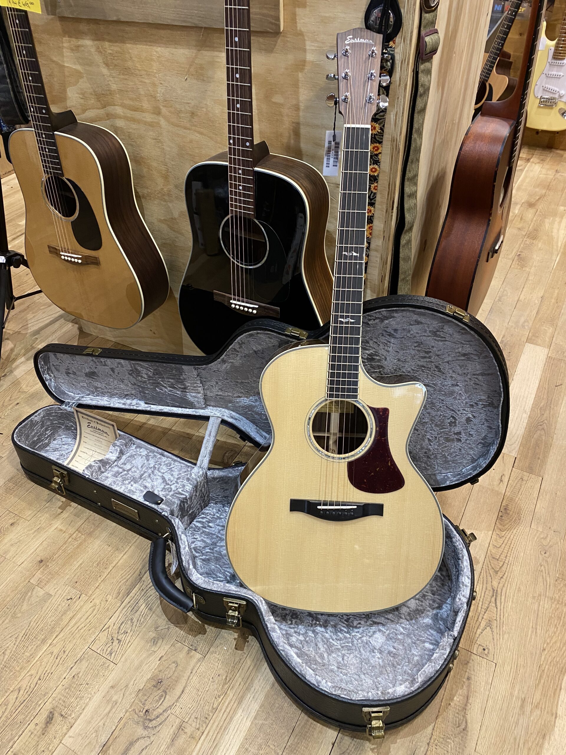 Eastman AC422CE